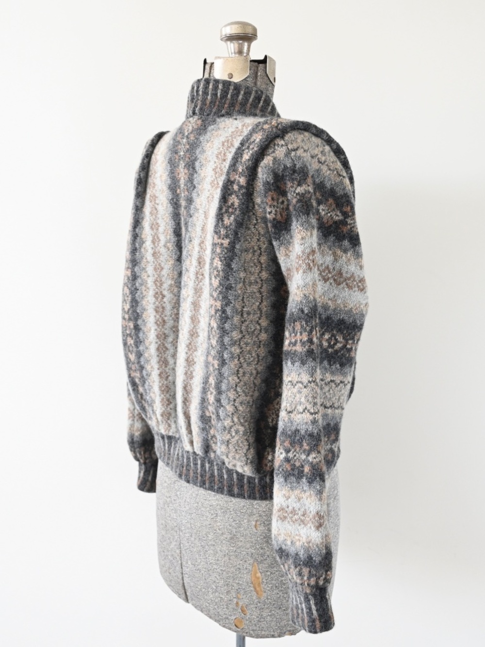 Vintage Heather Knits Gray Tan Striped Structured Cardigan w/ Wooden Buttons - Picture 6 of 9
